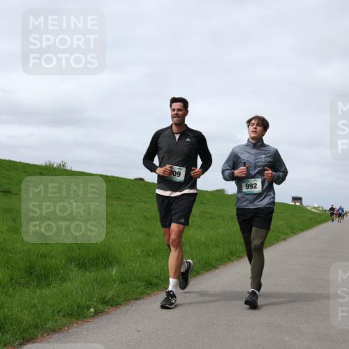 04.05.2025 - 8. Wedeler Halbmarathon Yannick Fuchs http://msf.ph/oto/7825198 04.05.2025 11:54:23 Laufen 09, 992 meine-sportfotos.de