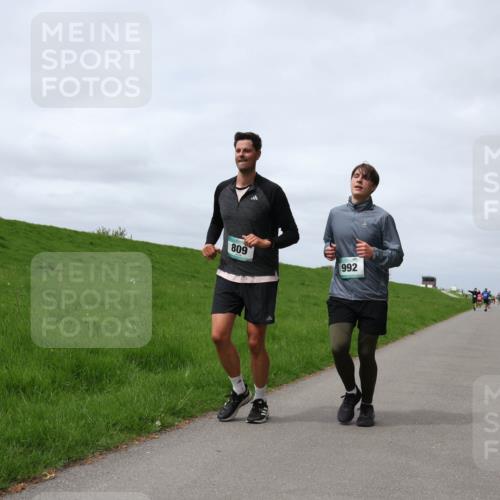 04.05.2025 - 8. Wedeler Halbmarathon Yannick Fuchs http://msf.ph/oto/7825207 04.05.2025 11:54:24 Laufen 809, 992 meine-sportfotos.de