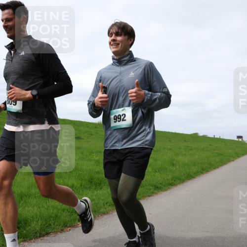04.05.2025 - 8. Wedeler Halbmarathon Yannick Fuchs http://msf.ph/oto/7825216 04.05.2025 11:54:25 Laufen 809, 992 meine-sportfotos.de