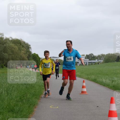 04.05.2025 - 8. Wedeler Halbmarathon Yannick Fuchs http://msf.ph/oto/7825228 04.05.2025 11:12:41 Laufen 937, 1058, 936 meine-sportfotos.de