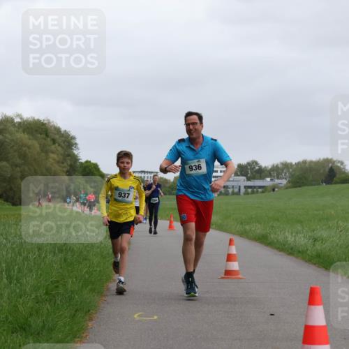04.05.2025 - 8. Wedeler Halbmarathon Yannick Fuchs http://msf.ph/oto/7825235 04.05.2025 11:12:41 Laufen 937, 1058, 936 meine-sportfotos.de