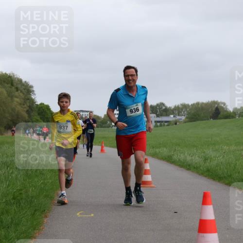 04.05.2025 - 8. Wedeler Halbmarathon Yannick Fuchs http://msf.ph/oto/7825258 04.05.2025 11:12:41 Laufen 937, 1058, 936 meine-sportfotos.de