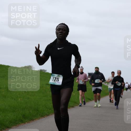 04.05.2025 - 8. Wedeler Halbmarathon Yannick Fuchs http://msf.ph/oto/7825313 04.05.2025 11:32:17 Laufen 175, 71, 1187, 1186 meine-sportfotos.de