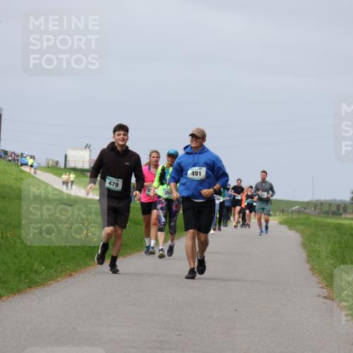 04.05.2025 - 8. Wedeler Halbmarathon Yannick Fuchs http://msf.ph/oto/7825314 04.05.2025 11:54:31 Laufen 479, 491 meine-sportfotos.de