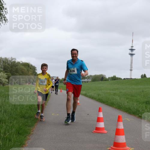 04.05.2025 - 8. Wedeler Halbmarathon Yannick Fuchs http://msf.ph/oto/7825317 04.05.2025 11:12:43 Laufen 937, 936 meine-sportfotos.de