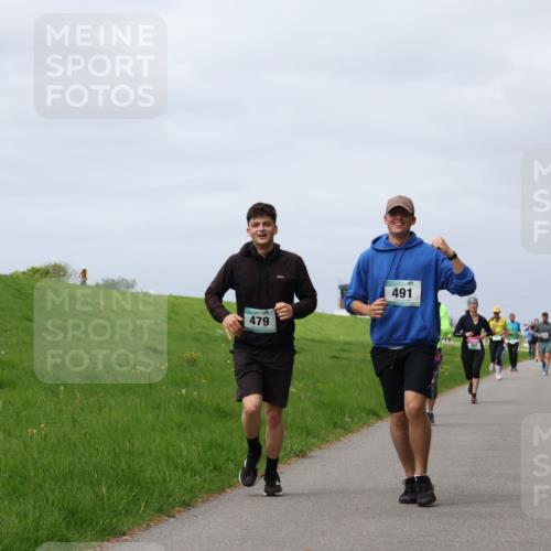 04.05.2025 - 8. Wedeler Halbmarathon Yannick Fuchs http://msf.ph/oto/7825332 04.05.2025 11:54:41 Laufen 479, 491 meine-sportfotos.de