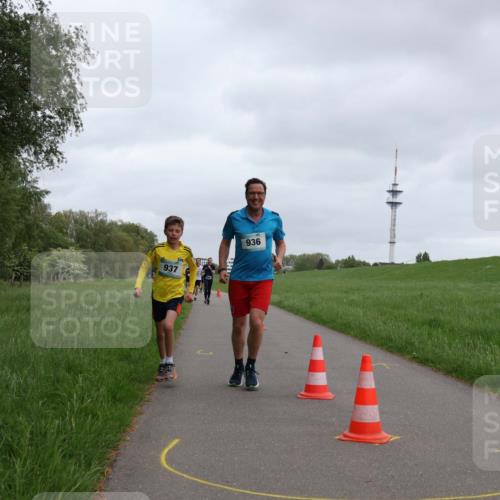 04.05.2025 - 8. Wedeler Halbmarathon Yannick Fuchs http://msf.ph/oto/7825337 04.05.2025 11:12:43 Laufen 937, 936 meine-sportfotos.de