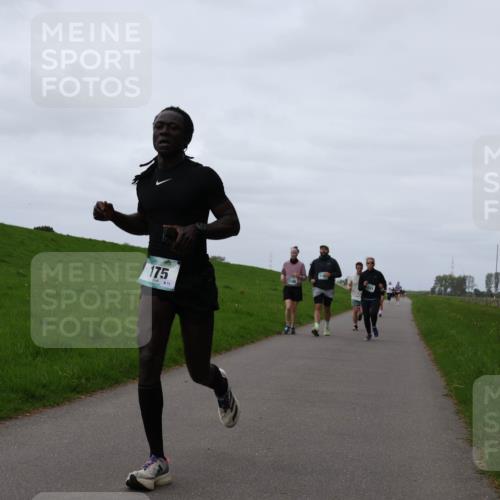 04.05.2025 - 8. Wedeler Halbmarathon Yannick Fuchs http://msf.ph/oto/7825342 04.05.2025 11:32:18 Laufen 175, 71, 1186 meine-sportfotos.de