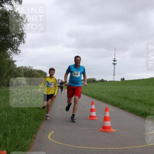 04.05.2025 - 8. Wedeler Halbmarathon Yannick Fuchs http://msf.ph/oto/7825349 04.05.2025 11:12:43 Laufen 937, 936 meine-sportfotos.de