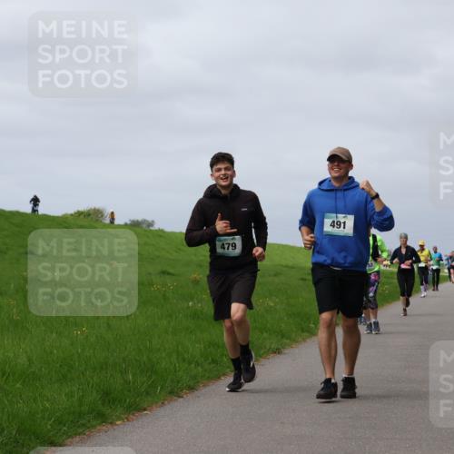 04.05.2025 - 8. Wedeler Halbmarathon Yannick Fuchs http://msf.ph/oto/7825351 04.05.2025 11:54:41 Laufen 479, 491 meine-sportfotos.de