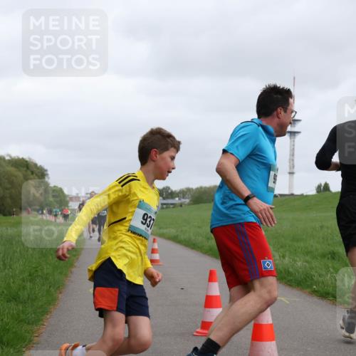 04.05.2025 - 8. Wedeler Halbmarathon Yannick Fuchs http://msf.ph/oto/7825370 04.05.2025 11:12:44 Laufen  meine-sportfotos.de