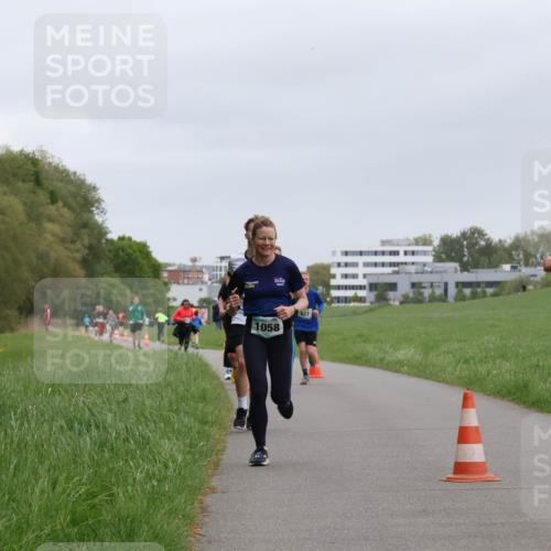 04.05.2025 - 8. Wedeler Halbmarathon Yannick Fuchs http://msf.ph/oto/7825375 04.05.2025 11:12:47 Laufen 1058, 827 meine-sportfotos.de