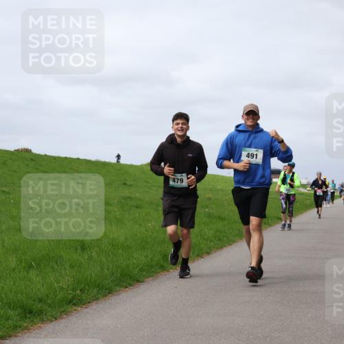 04.05.2025 - 8. Wedeler Halbmarathon Yannick Fuchs http://msf.ph/oto/7825387 04.05.2025 11:54:42 Laufen 479, 491 meine-sportfotos.de