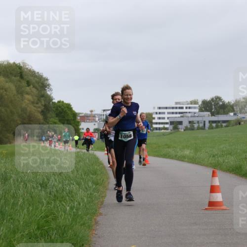 04.05.2025 - 8. Wedeler Halbmarathon Yannick Fuchs http://msf.ph/oto/7825388 04.05.2025 11:12:47 Laufen 10000, 1058 meine-sportfotos.de
