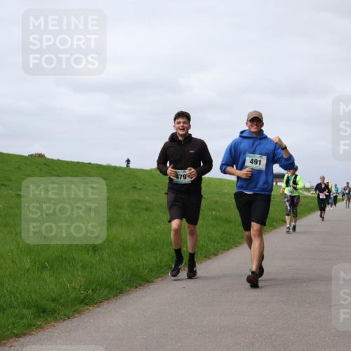 04.05.2025 - 8. Wedeler Halbmarathon Yannick Fuchs http://msf.ph/oto/7825389 04.05.2025 11:54:42 Laufen 479, 491 meine-sportfotos.de