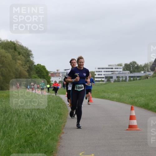 04.05.2025 - 8. Wedeler Halbmarathon Yannick Fuchs http://msf.ph/oto/7825396 04.05.2025 11:12:47 Laufen 1009, 1058 meine-sportfotos.de