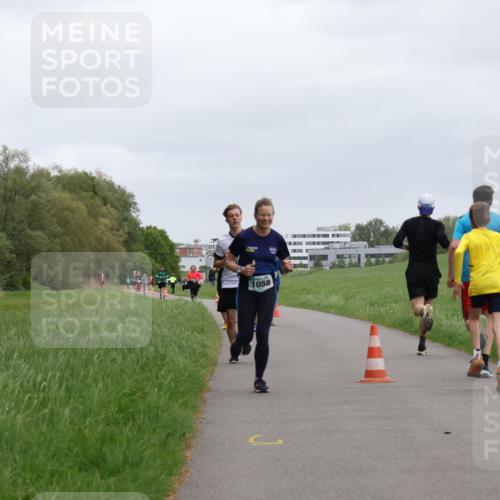 04.05.2025 - 8. Wedeler Halbmarathon Yannick Fuchs http://msf.ph/oto/7825416 04.05.2025 11:12:48 Laufen 1058 meine-sportfotos.de