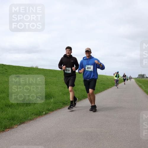 04.05.2025 - 8. Wedeler Halbmarathon Yannick Fuchs http://msf.ph/oto/7825425 04.05.2025 11:54:44 Laufen 479, 491 meine-sportfotos.de