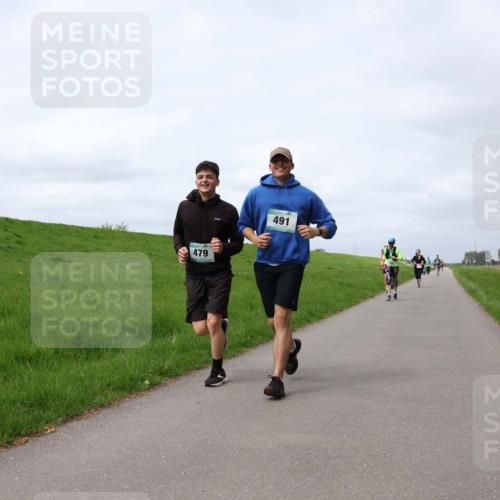 04.05.2025 - 8. Wedeler Halbmarathon Yannick Fuchs http://msf.ph/oto/7825432 04.05.2025 11:54:44 Laufen 479, 491 meine-sportfotos.de
