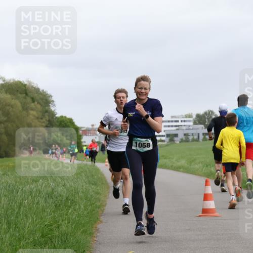 04.05.2025 - 8. Wedeler Halbmarathon Yannick Fuchs http://msf.ph/oto/7825444 04.05.2025 11:12:49 Laufen 093, 058 meine-sportfotos.de