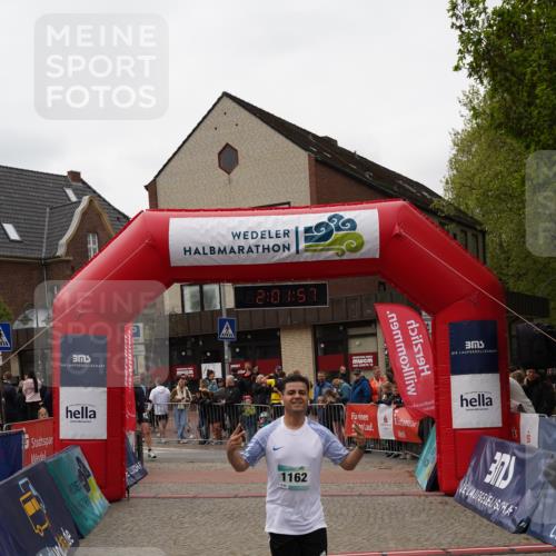 04.05.2025 - 8. Wedeler Halbmarathon Felixshl http://msf.ph/oto/7825445 04.05.2025 12:01:55 Ziel 997, 1162 meine-sportfotos.de