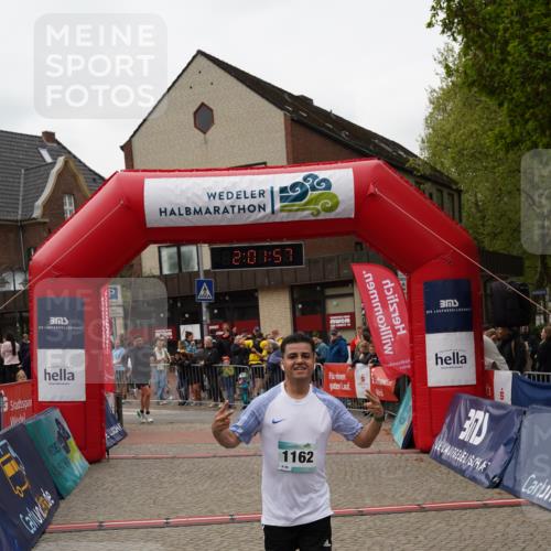 04.05.2025 - 8. Wedeler Halbmarathon Felixshl http://msf.ph/oto/7825461 04.05.2025 12:01:55 Ziel 997, 1162 meine-sportfotos.de