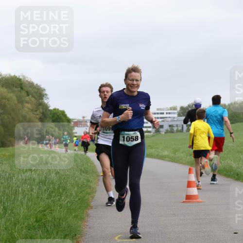 04.05.2025 - 8. Wedeler Halbmarathon Yannick Fuchs http://msf.ph/oto/7825470 04.05.2025 11:12:49 Laufen 20, 109, 1058 meine-sportfotos.de