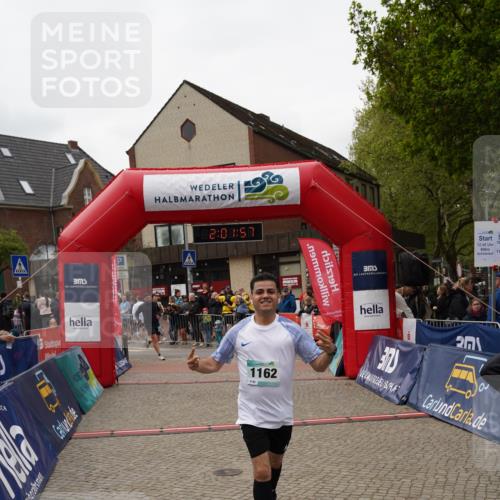 04.05.2025 - 8. Wedeler Halbmarathon Felixshl http://msf.ph/oto/7825471 04.05.2025 12:01:55 Ziel 997, 1162 meine-sportfotos.de
