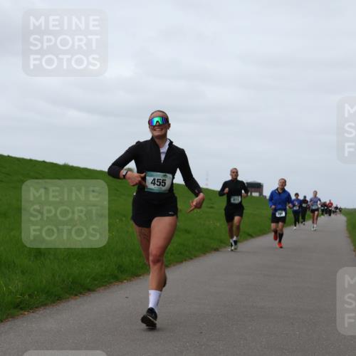 04.05.2025 - 8. Wedeler Halbmarathon Yannick Fuchs http://msf.ph/oto/7825521 04.05.2025 11:32:27 Laufen 455, 471 meine-sportfotos.de