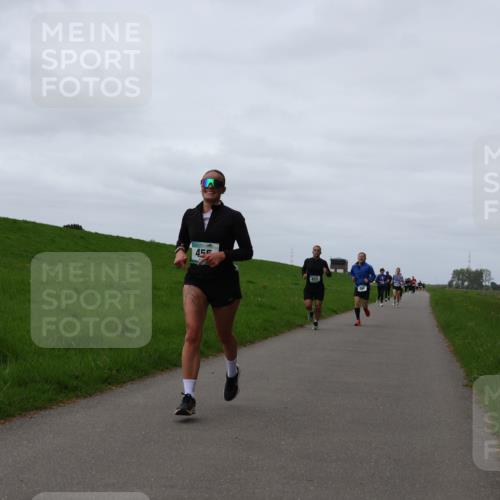 04.05.2025 - 8. Wedeler Halbmarathon Yannick Fuchs http://msf.ph/oto/7825534 04.05.2025 11:32:27 Laufen 455 meine-sportfotos.de
