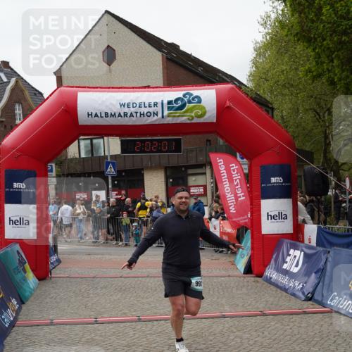04.05.2025 - 8. Wedeler Halbmarathon Felixshl http://msf.ph/oto/7825563 04.05.2025 12:01:59 Ziel 997, 1162 meine-sportfotos.de