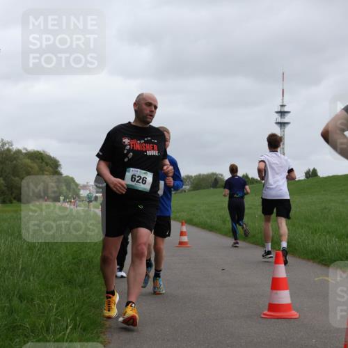 04.05.2025 - 8. Wedeler Halbmarathon Yannick Fuchs http://msf.ph/oto/7825599 04.05.2025 11:12:56 Laufen 119, 626 meine-sportfotos.de