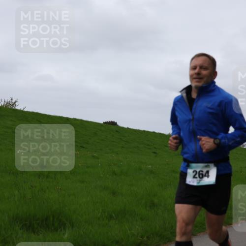 04.05.2025 - 8. Wedeler Halbmarathon Yannick Fuchs http://msf.ph/oto/7825600 04.05.2025 11:32:32 Laufen 264 meine-sportfotos.de