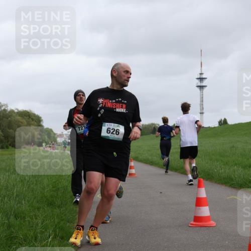 04.05.2025 - 8. Wedeler Halbmarathon Yannick Fuchs http://msf.ph/oto/7825616 04.05.2025 11:12:56 Laufen 721, 119, 626, 0 meine-sportfotos.de