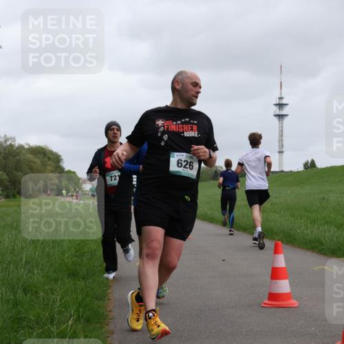 04.05.2025 - 8. Wedeler Halbmarathon Yannick Fuchs http://msf.ph/oto/7825621 04.05.2025 11:12:57 Laufen 721, 2016, 119, 626 meine-sportfotos.de