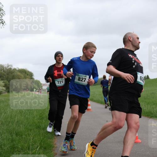04.05.2025 - 8. Wedeler Halbmarathon Yannick Fuchs http://msf.ph/oto/7825636 04.05.2025 11:12:57 Laufen 721, 827, 625 meine-sportfotos.de