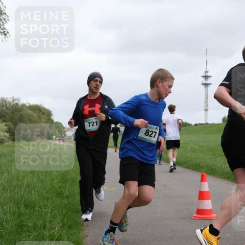 04.05.2025 - 8. Wedeler Halbmarathon Yannick Fuchs http://msf.ph/oto/7825649 04.05.2025 11:12:57 Laufen 721, 827 meine-sportfotos.de