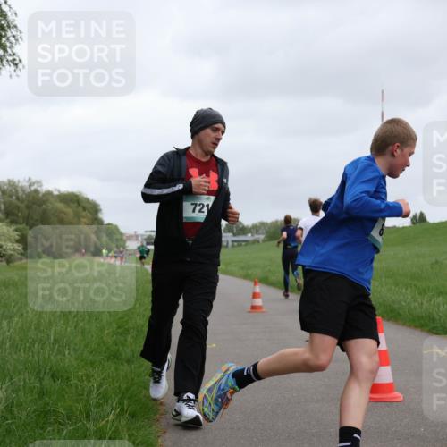 04.05.2025 - 8. Wedeler Halbmarathon Yannick Fuchs http://msf.ph/oto/7825666 04.05.2025 11:12:58 Laufen 721, 16, 04, 2016 meine-sportfotos.de