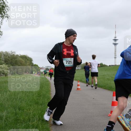04.05.2025 - 8. Wedeler Halbmarathon Yannick Fuchs http://msf.ph/oto/7825678 04.05.2025 11:12:58 Laufen 721 meine-sportfotos.de