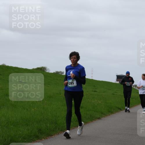 04.05.2025 - 8. Wedeler Halbmarathon Yannick Fuchs http://msf.ph/oto/7825740 04.05.2025 11:32:39 Laufen 295, 423 meine-sportfotos.de