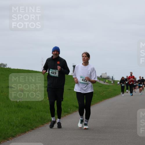04.05.2025 - 8. Wedeler Halbmarathon Yannick Fuchs http://msf.ph/oto/7825779 04.05.2025 11:32:43 Laufen 423, 422 meine-sportfotos.de