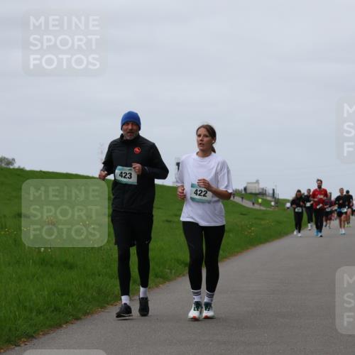 04.05.2025 - 8. Wedeler Halbmarathon Yannick Fuchs http://msf.ph/oto/7825783 04.05.2025 11:32:43 Laufen 423, 422 meine-sportfotos.de