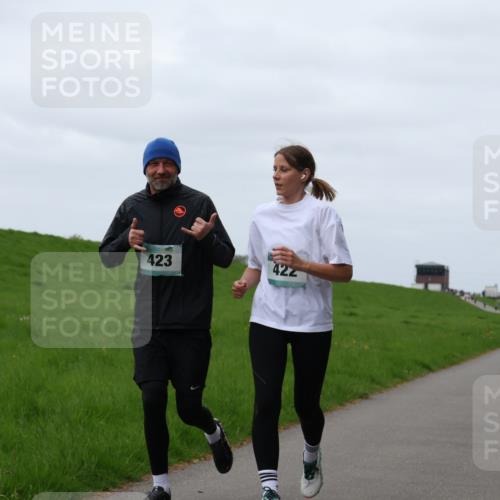 04.05.2025 - 8. Wedeler Halbmarathon Yannick Fuchs http://msf.ph/oto/7825831 04.05.2025 11:32:46 Laufen 423, 422 meine-sportfotos.de