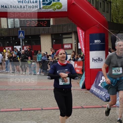 04.05.2025 - 8. Wedeler Halbmarathon Felixshl http://msf.ph/oto/7825836 04.05.2025 12:02:40 Ziel 172, 313, 384 meine-sportfotos.de