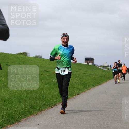 04.05.2025 - 8. Wedeler Halbmarathon Yannick Fuchs http://msf.ph/oto/7825904 04.05.2025 11:55:02 Laufen 896 meine-sportfotos.de