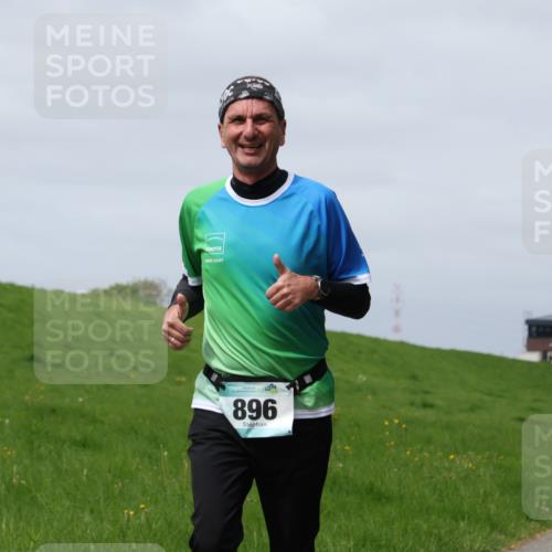 04.05.2025 - 8. Wedeler Halbmarathon Yannick Fuchs http://msf.ph/oto/7825925 04.05.2025 11:55:03 Laufen 896 meine-sportfotos.de