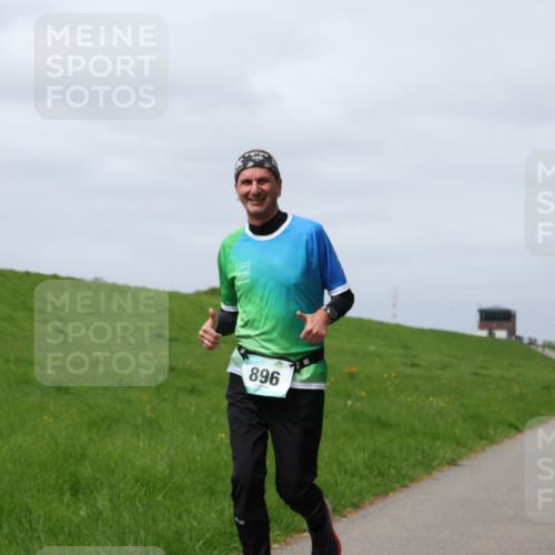 04.05.2025 - 8. Wedeler Halbmarathon Yannick Fuchs http://msf.ph/oto/7825934 04.05.2025 11:55:04 Laufen 896 meine-sportfotos.de