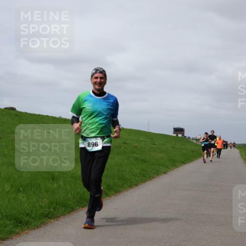 04.05.2025 - 8. Wedeler Halbmarathon Yannick Fuchs http://msf.ph/oto/7825950 04.05.2025 11:55:04 Laufen 896 meine-sportfotos.de