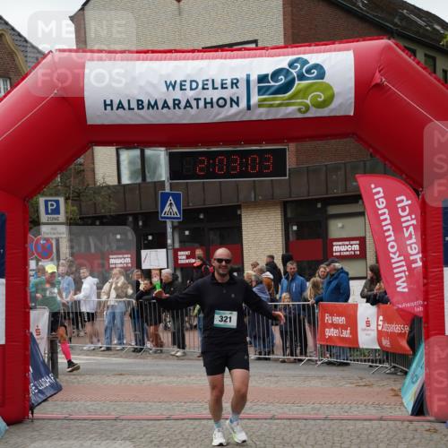 04.05.2025 - 8. Wedeler Halbmarathon Felixshl http://msf.ph/oto/7825960 04.05.2025 12:03:01 Ziel 174, 266, 321, 1098 meine-sportfotos.de