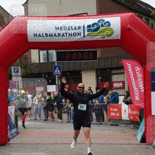 04.05.2025 - 8. Wedeler Halbmarathon Felixshl http://msf.ph/oto/7825968 04.05.2025 12:03:01 Ziel 174, 266, 321, 1098 meine-sportfotos.de
